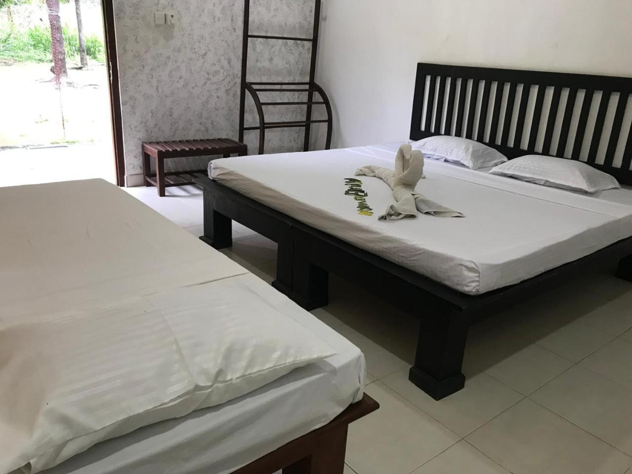 Greenwood Hotel Сигирия Экстерьер фото
