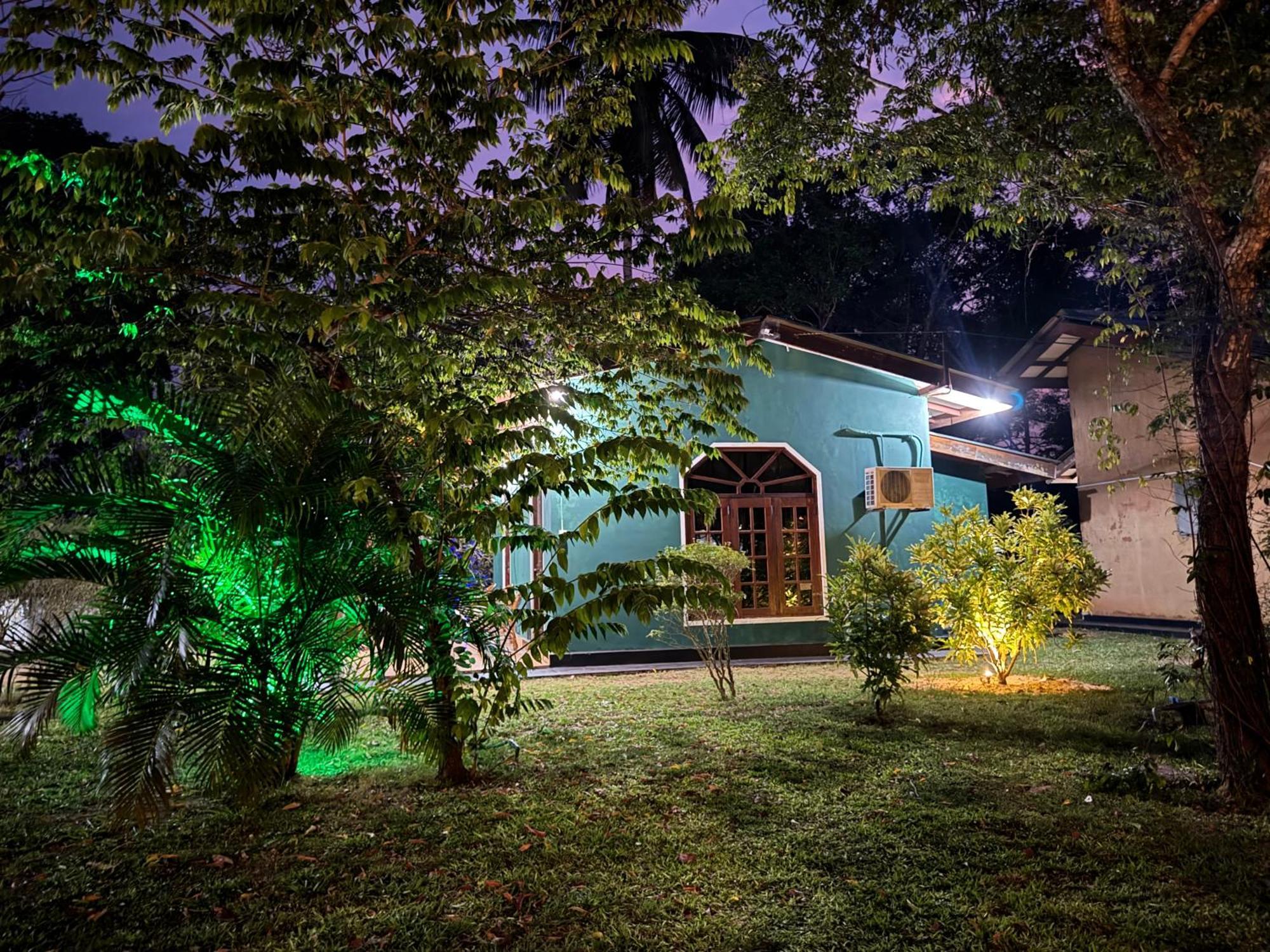 Greenwood Hotel Сигирия Экстерьер фото